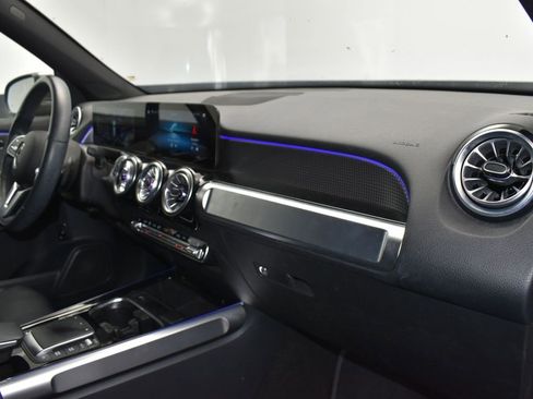 Used 2022 Mercedes-Benz GLB 250 GLB 250 image 23