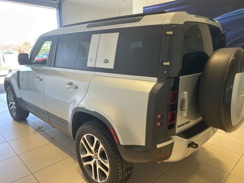Used 2024 Land Rover Defender 110 S image 2