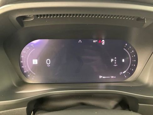 Used 2024 Volvo XC40 B5 Plus AWD/4WD image 25