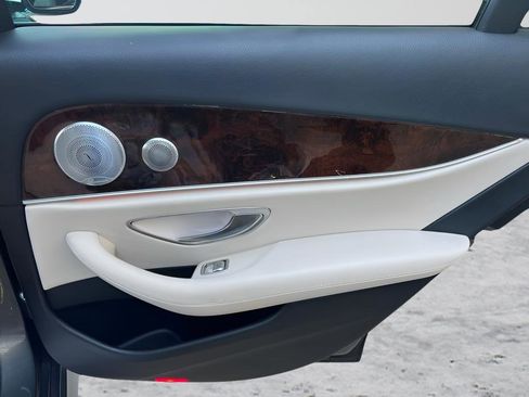 Used 2018 Mercedes-Benz E 300 image 33