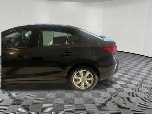 Used 2018 MAZDA MAZDA3 Sport FWD image 6