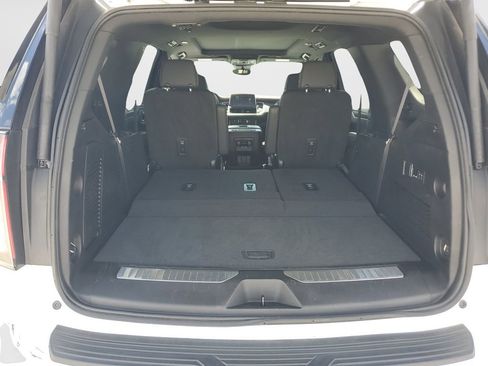 Used 2023 Chevrolet Tahoe High Country w/ Premium Package AWD/4WD image 9