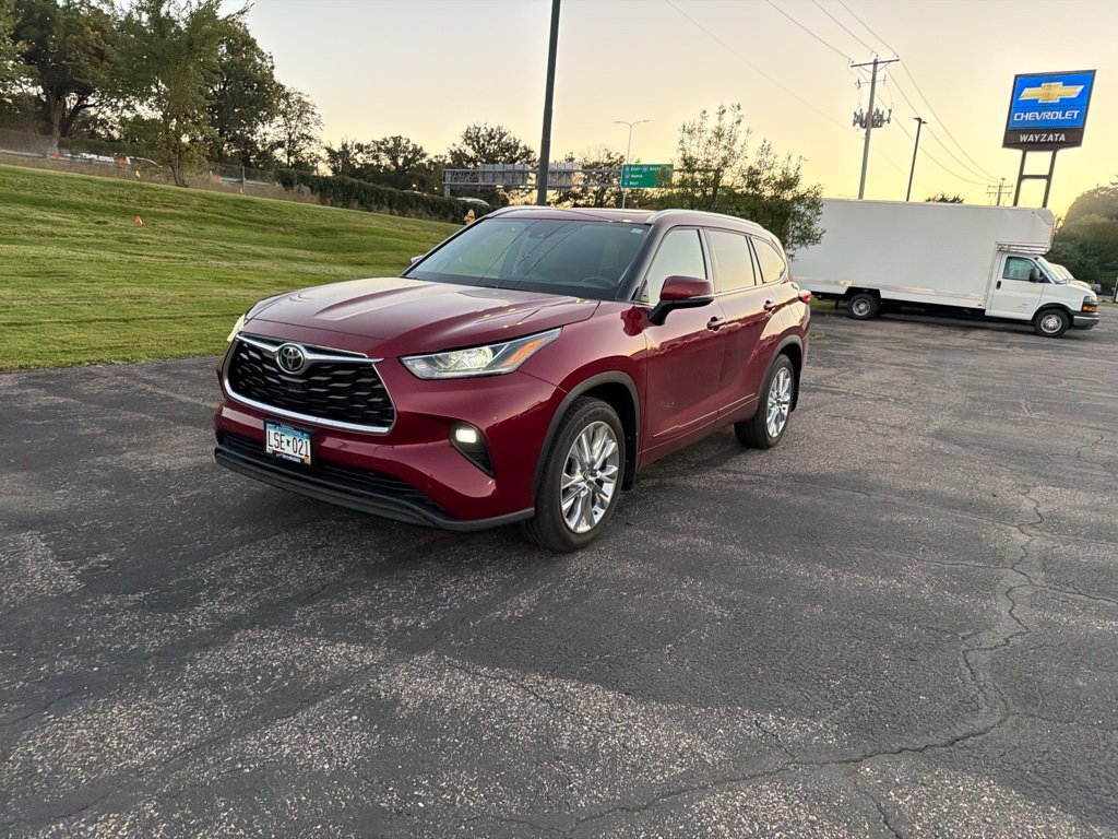 Used 2021 Toyota Highlander Limited AWD/4WD image 6