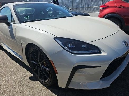 Used 2023 Toyota GR86 Premium w/ ALL Weather Mat Package (TMS) RWD image 2