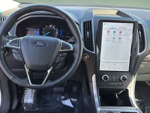 Used 2024 Ford Edge SEL AWD/4WD image 9