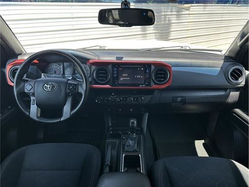 Used 2016 Toyota Tacoma TRD Off-Road w/ Towing Package AWD/4WD image 18