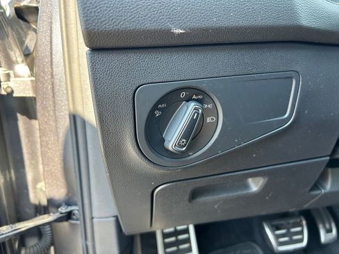 Used 2022 Volkswagen Tiguan SEL R-Line image 21