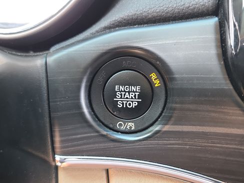 Used 2019 Jeep Grand Cherokee Limited w/ Luxury Group II RWD image 36