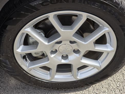 Used 2021 Jeep Renegade Latitude image 3