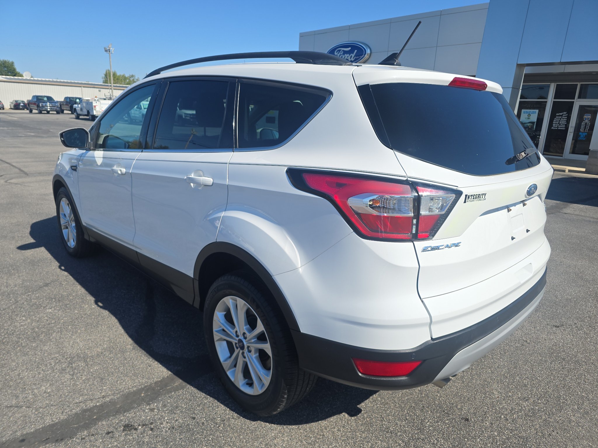 Used 2018 Ford Escape SE w/ Ford Safe & Smart Package FWD image 7