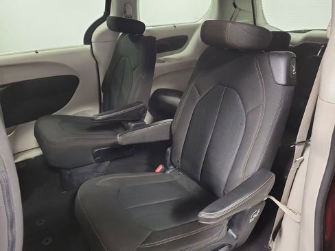 Used 2017 Chrysler Pacifica Touring Plus w/ Tire & Wheel Group image 21