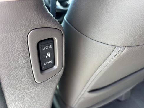 Used 2016 Honda Odyssey EX-L image 19