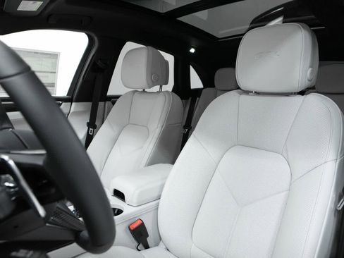 New 2026 Porsche Macan GTS AWD/4WD image 5