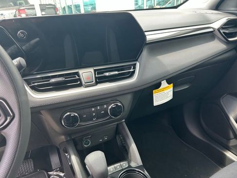 Used 2026 Chevrolet TrailBlazer LS w/ LS Convenience Package FWD image 6