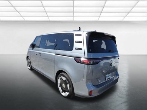 New 2025 Volkswagen ID. Buzz Pro S RWD image 6