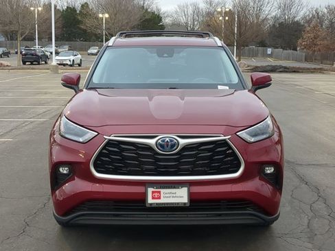 Certified 2022 Toyota Highlander XLE image 4