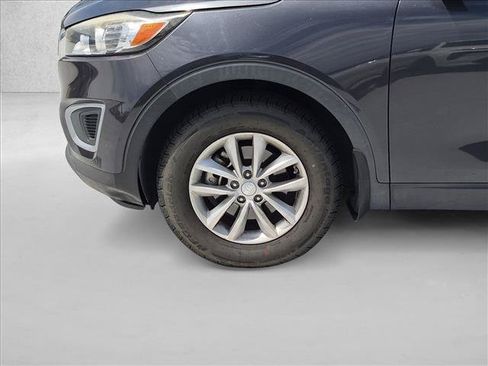 Used 2017 Kia Sorento FWD w/ LX Convenience Package image 14