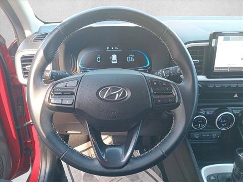 Certified 2023 Hyundai Venue Limited image 17