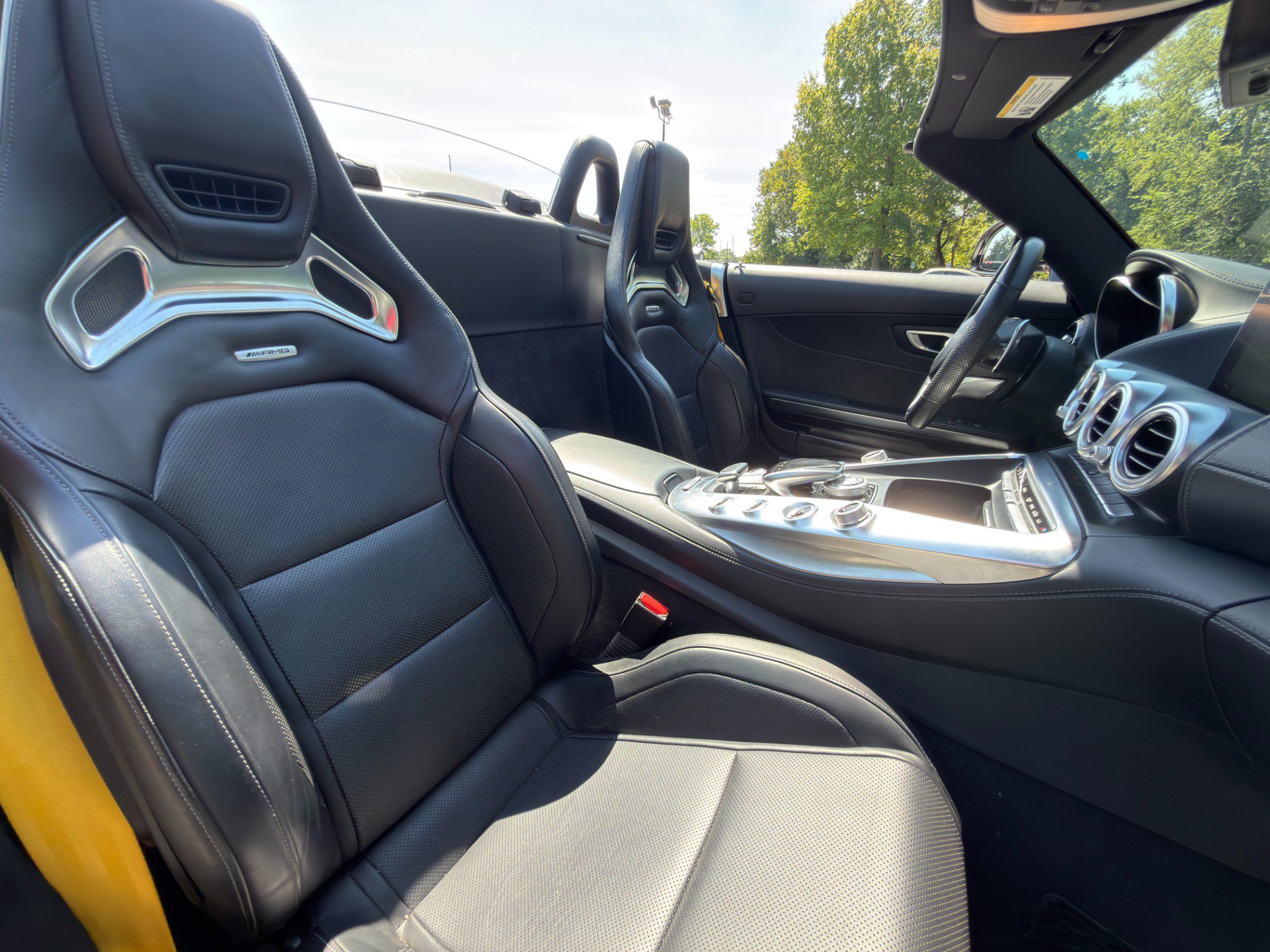 Used 2019 Mercedes-Benz AMG GT Roadster image 37