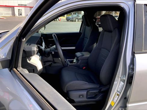 Used 2024 Toyota Tacoma TRD Sport image 8