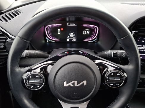 Used 2023 Kia Soul EX image 19