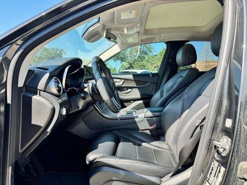 Used 2020 Mercedes-Benz GLC 300 4MATIC image 5