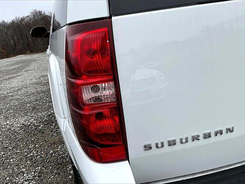 Used 2013 Chevrolet Suburban LT image 29