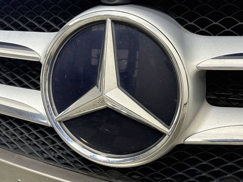 Used 2019 Mercedes-Benz C 300 4MATIC Sedan image 20