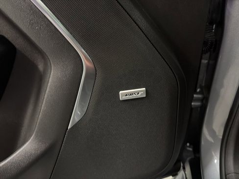 Used 2022 GMC Yukon XL SLT w/ SLT Premium Package image 10