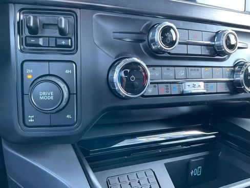 New 2026 Ford F250 Lariat w/ Black Appearance Package AWD/4WD image 62