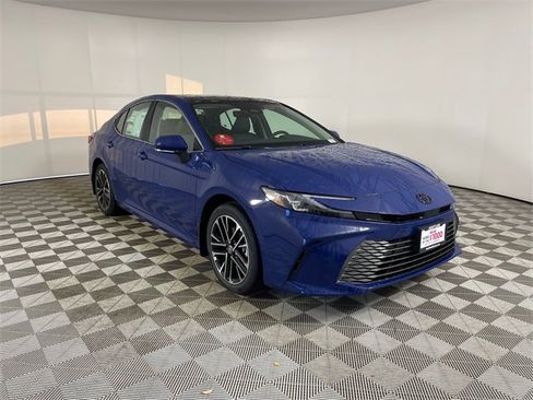 New 2026 Toyota Camry XLE image 7