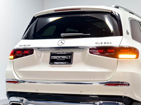 Used 2024 Mercedes-Benz Maybach GLS 600 4MATIC image 88