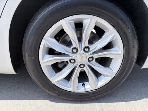 Used 2021 Chevrolet Malibu LT FWD image 14