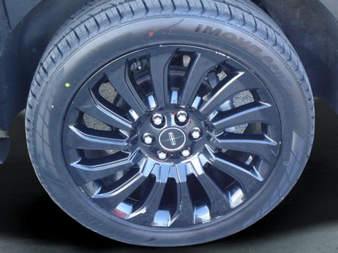 Used 2022 Lincoln Navigator L Black Label image 9