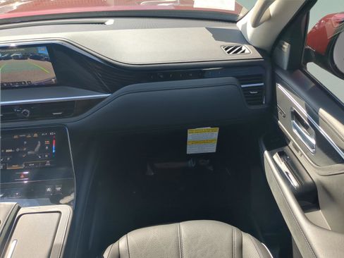 Used 2025 INFINITI QX80 Sensory image 16
