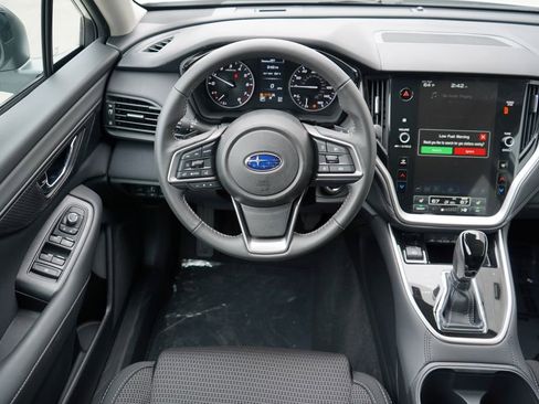 Used 2025 Subaru Outback Premium image 12