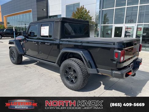 Used 2023 Jeep Gladiator Mojave w/ Cold Weather Group AWD/4WD image 16