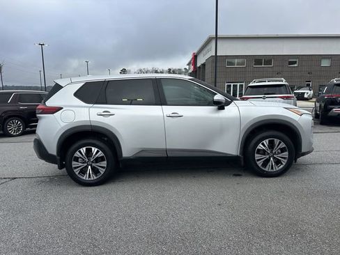 Used 2022 Nissan Rogue SV image 9
