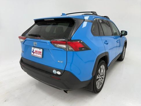 Used 2021 Toyota RAV4 XLE Premium image 20