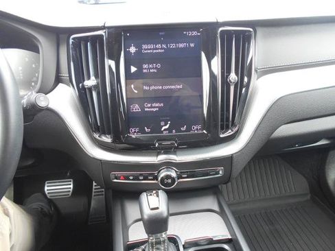 Used 2020 Volvo XC60 T6 R-Design w/ Protection Package Premier AWD/4WD image 12