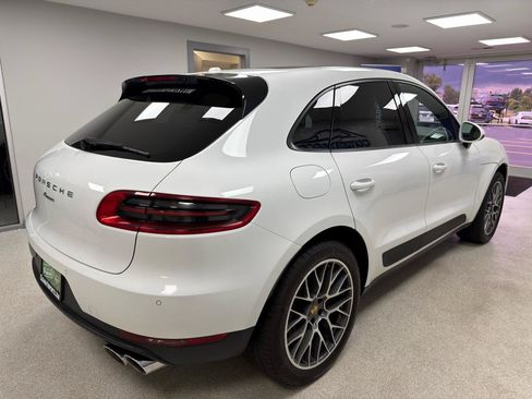 Used 2018 Porsche Macan AWD/4WD image 3