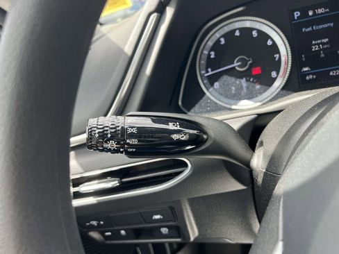 Certified 2023 Hyundai Sonata SEL w/ Preferred Accessory Package FWD image 24