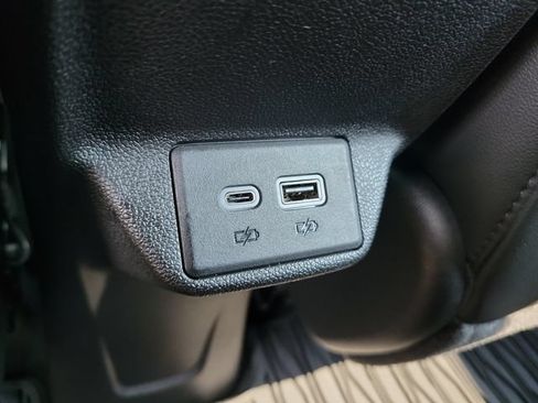 Used 2023 Chevrolet Bolt LT w/ Infotainment Package FWD image 20