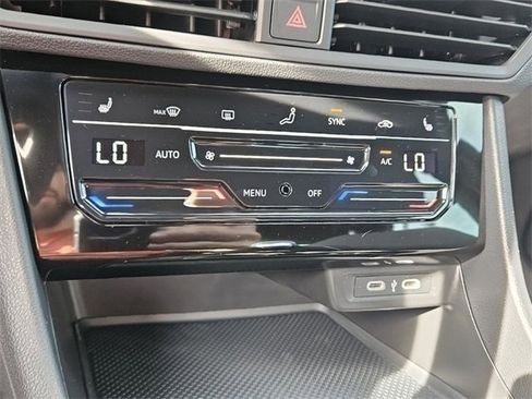 Used 2025 Volkswagen Jetta Sport image 20