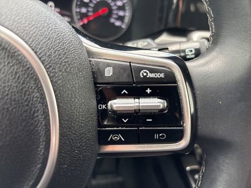 Certified 2021 Kia Sorento S w/ Panoramic Sunroof Package image 21