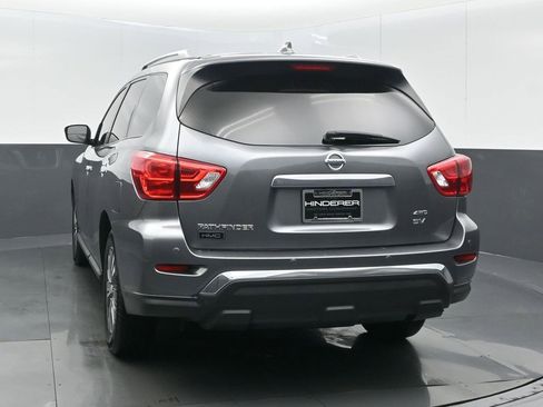 Used 2020 Nissan Pathfinder SV image 19