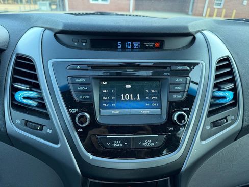 Used 2014 Hyundai Elantra SE w/ Option Group 02 image 16