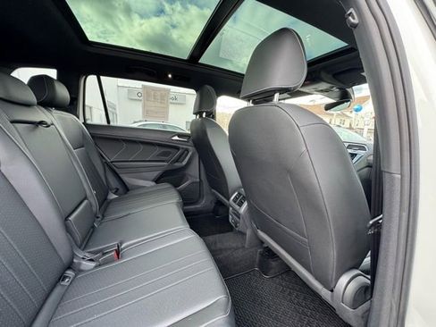 Certified 2023 Volkswagen Tiguan SE R-Line image 21