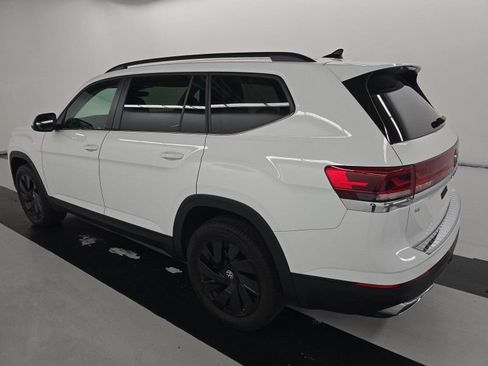 Used 2024 Volkswagen Atlas SE AWD/4WD image 4