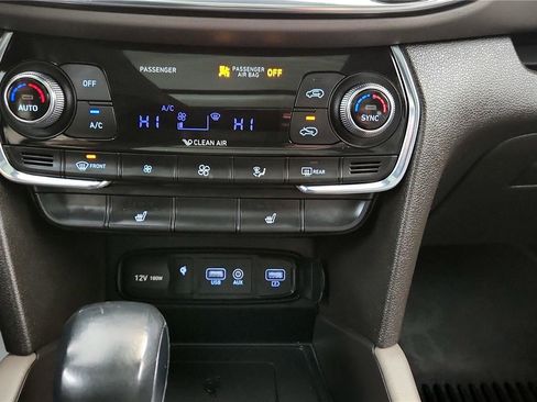 Used 2020 Hyundai Santa Fe SEL w/ Convenience + Premium Package image 30